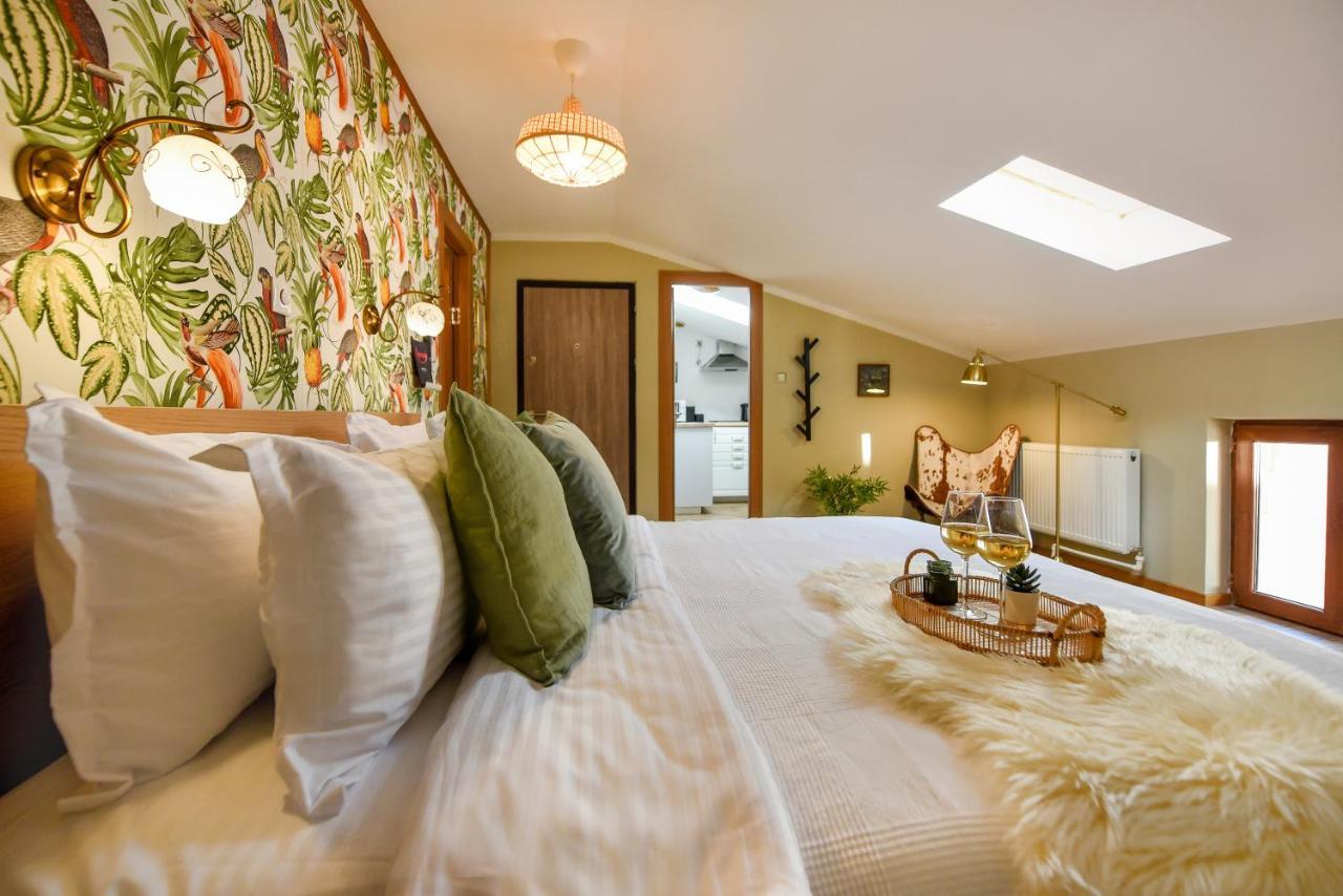 Plants Attic Studio - Best Location - Old Town Bucureşti Ngoại thất bức ảnh