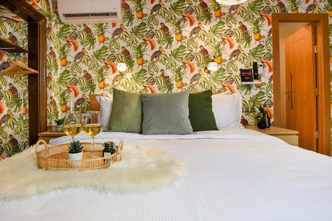 Plants Attic Studio - Best Location - Old Town Bucureşti Ngoại thất bức ảnh