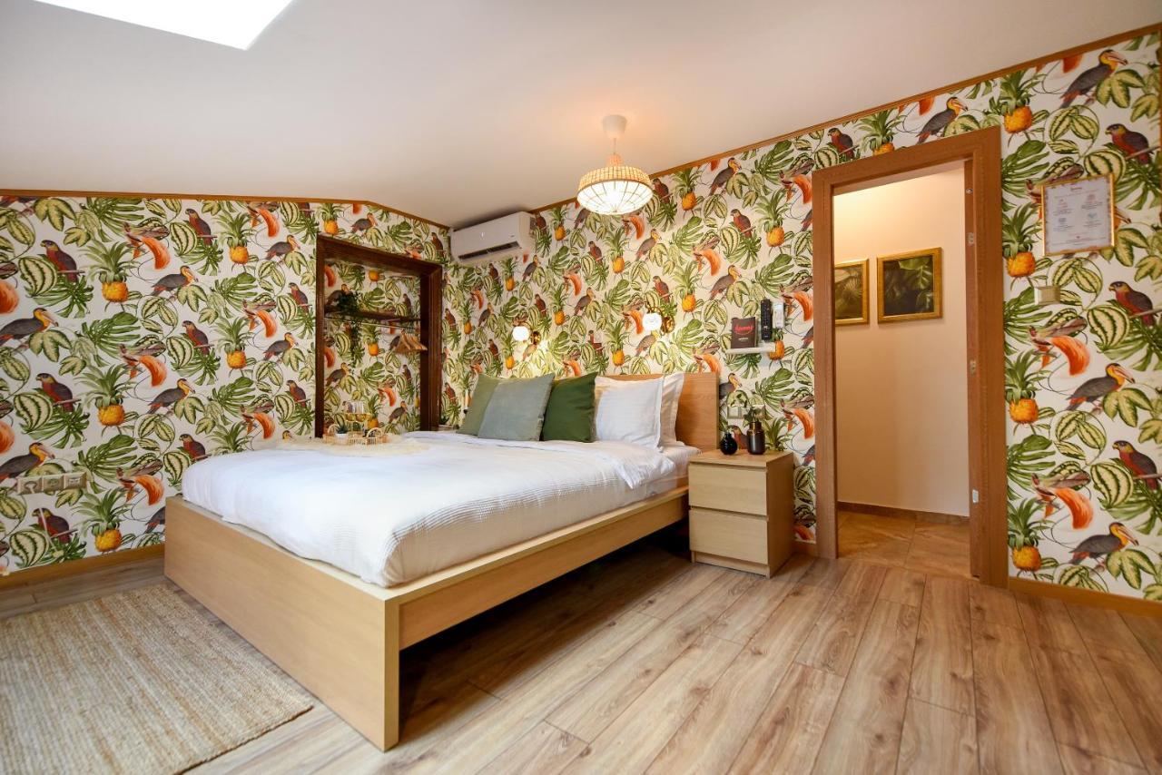 Plants Attic Studio - Best Location - Old Town Bucureşti Ngoại thất bức ảnh