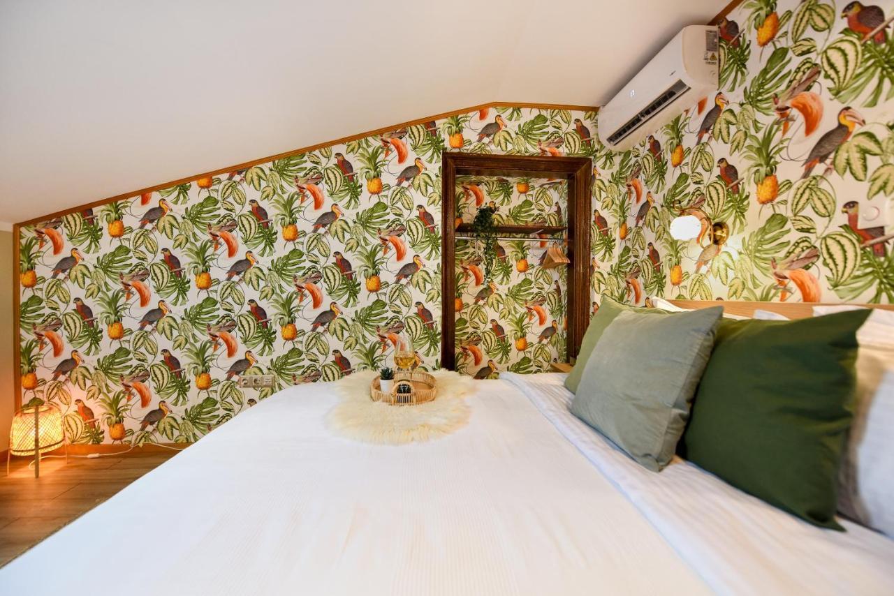 Plants Attic Studio - Best Location - Old Town Bucureşti Ngoại thất bức ảnh